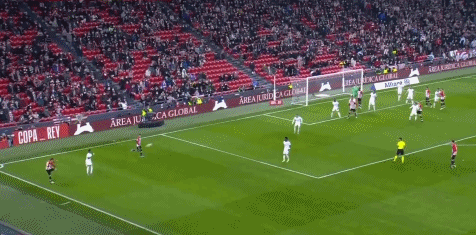 董路批评中国球迷不热爱足球，中国男足多次无缘世界杯，呼吁提升足球热情。