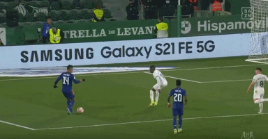 记者：曼联希望姆伯莫12月21日踢完维拉后再去参加非洲杯