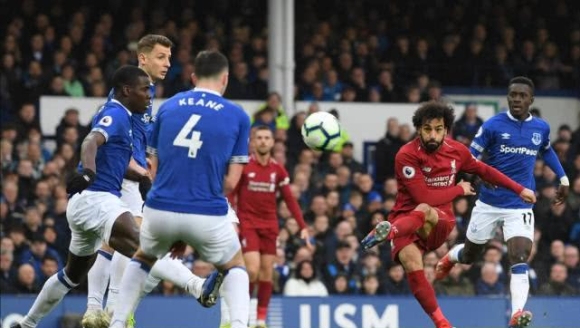 篮球火箭球队连续两场胜利庆祝