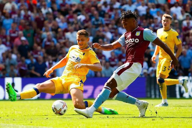 日本队以2-0击败加纳队，堂安律远射破门，阿布受伤离场，日本队近10场全胜，展现强大实力。